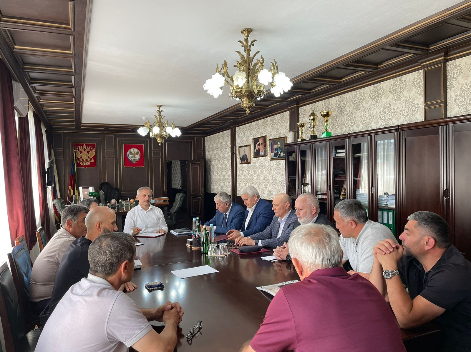 Энрик Муслимов провел прием граждан в Бабаюртовском районе.